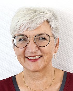 elke-kuhlmann Urologie Kinzigtal: Mitarbeiterin Elke Kuhlmann von Dr. med. Jochen Stürner
